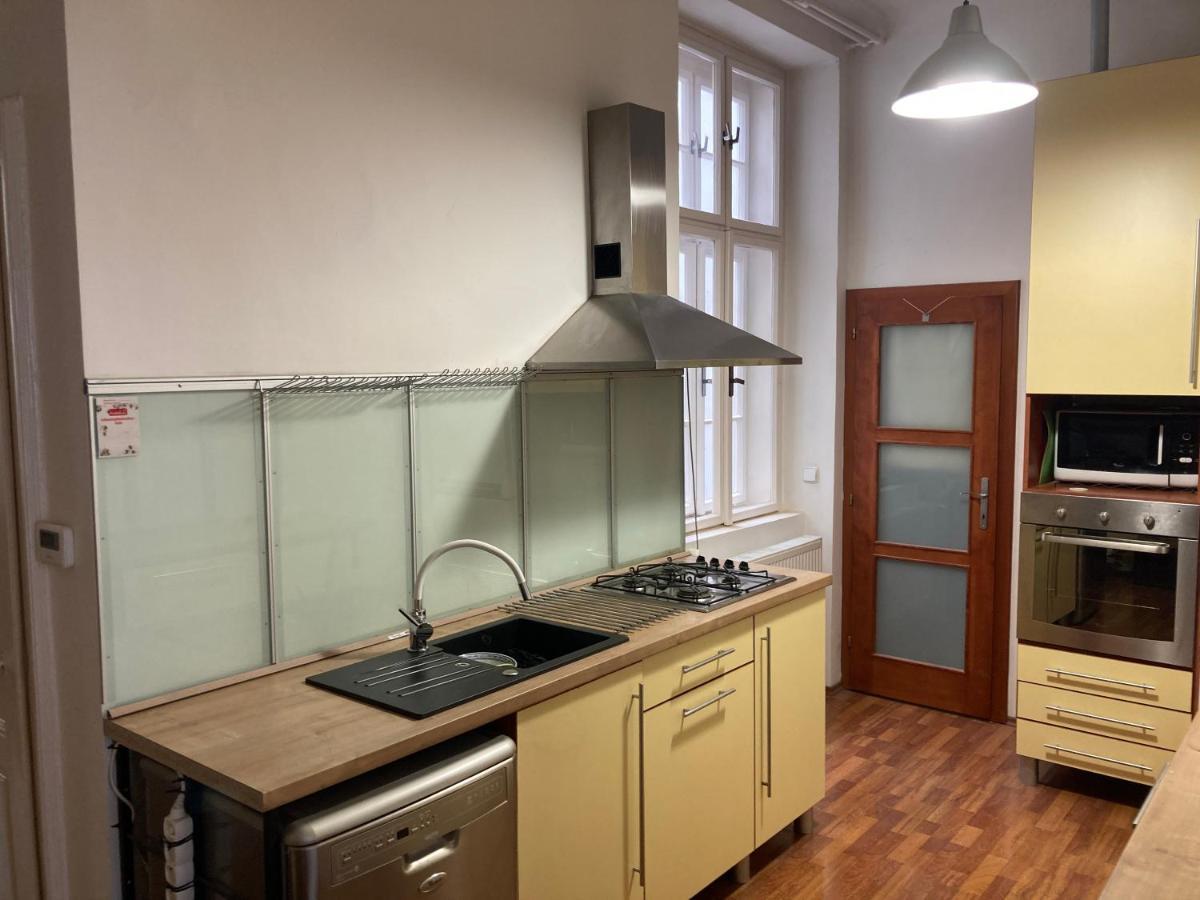 Downtown 3 Bdr Charm - Walk To All Attractions Bratislava Ngoại thất bức ảnh