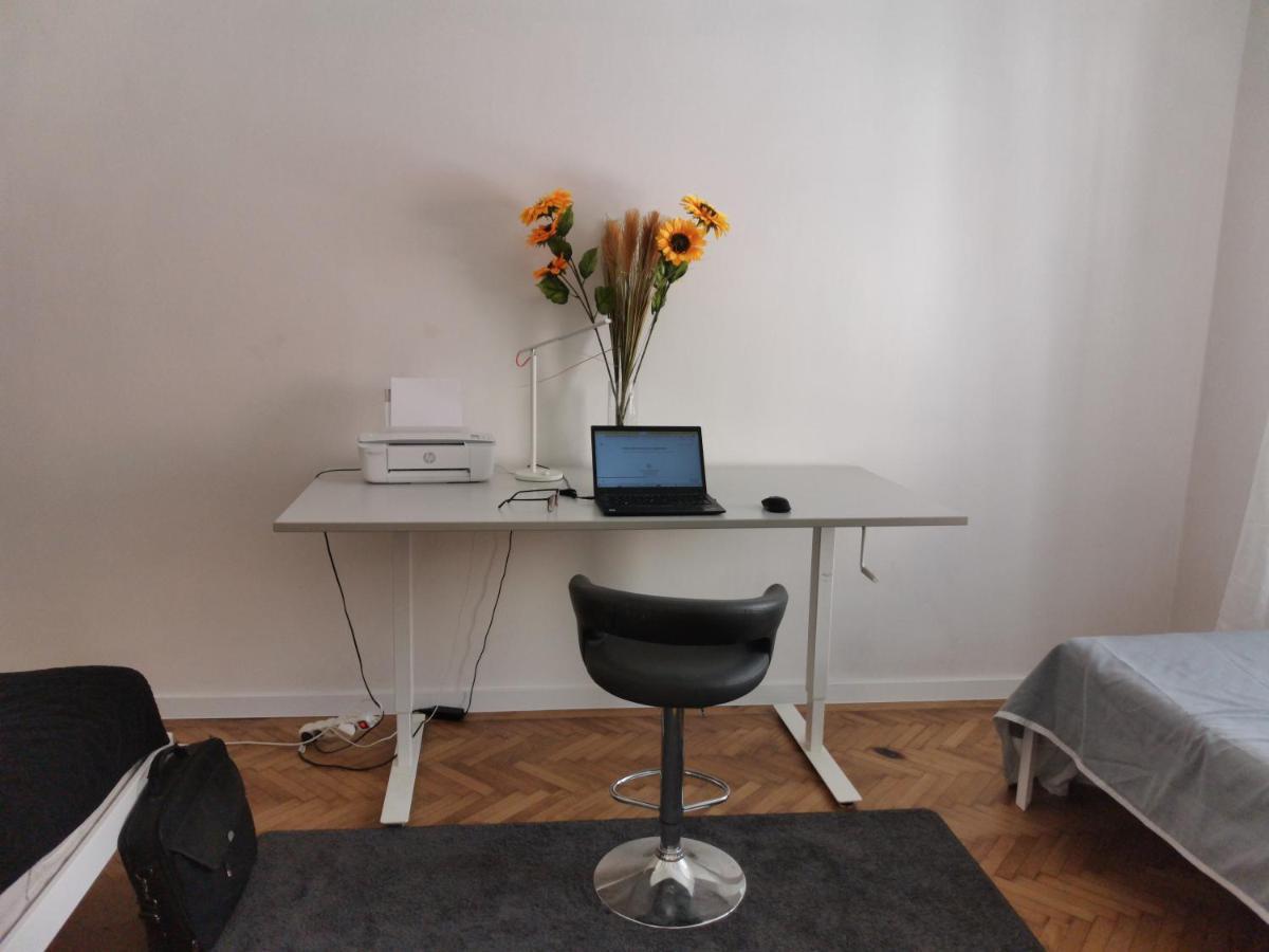 Downtown 3 Bdr Charm - Walk To All Attractions Bratislava Ngoại thất bức ảnh