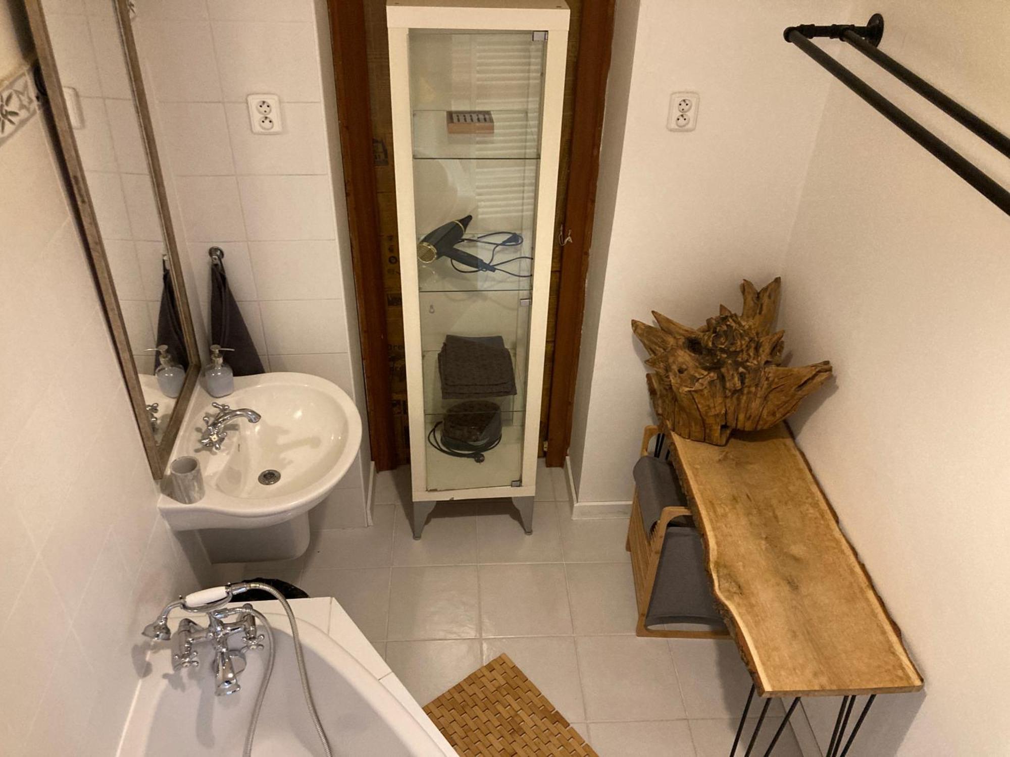 Downtown 3 Bdr Charm - Walk To All Attractions Bratislava Ngoại thất bức ảnh